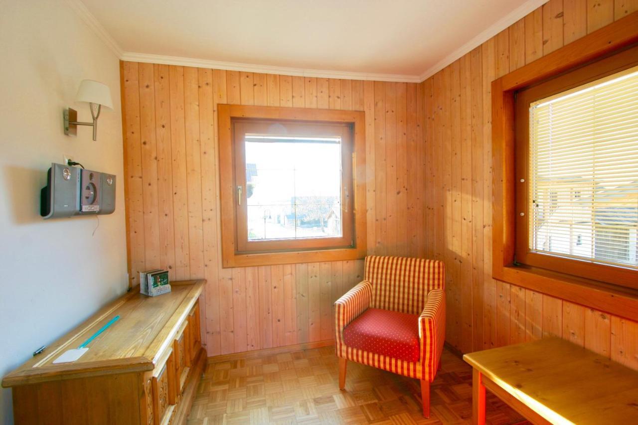 Spiele- Und Buchhotel Tschitscher Nikolsdorf Экстерьер фото